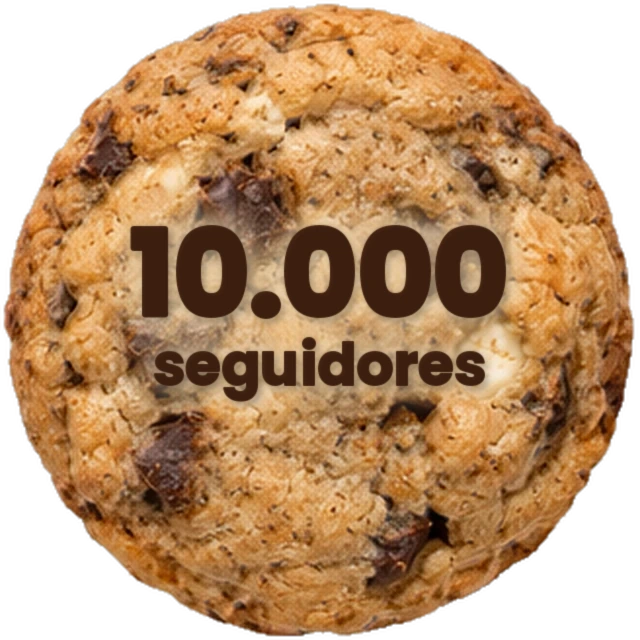 Objetivo: 10.000 seguidores, escrito con chocolate sobre una galleta